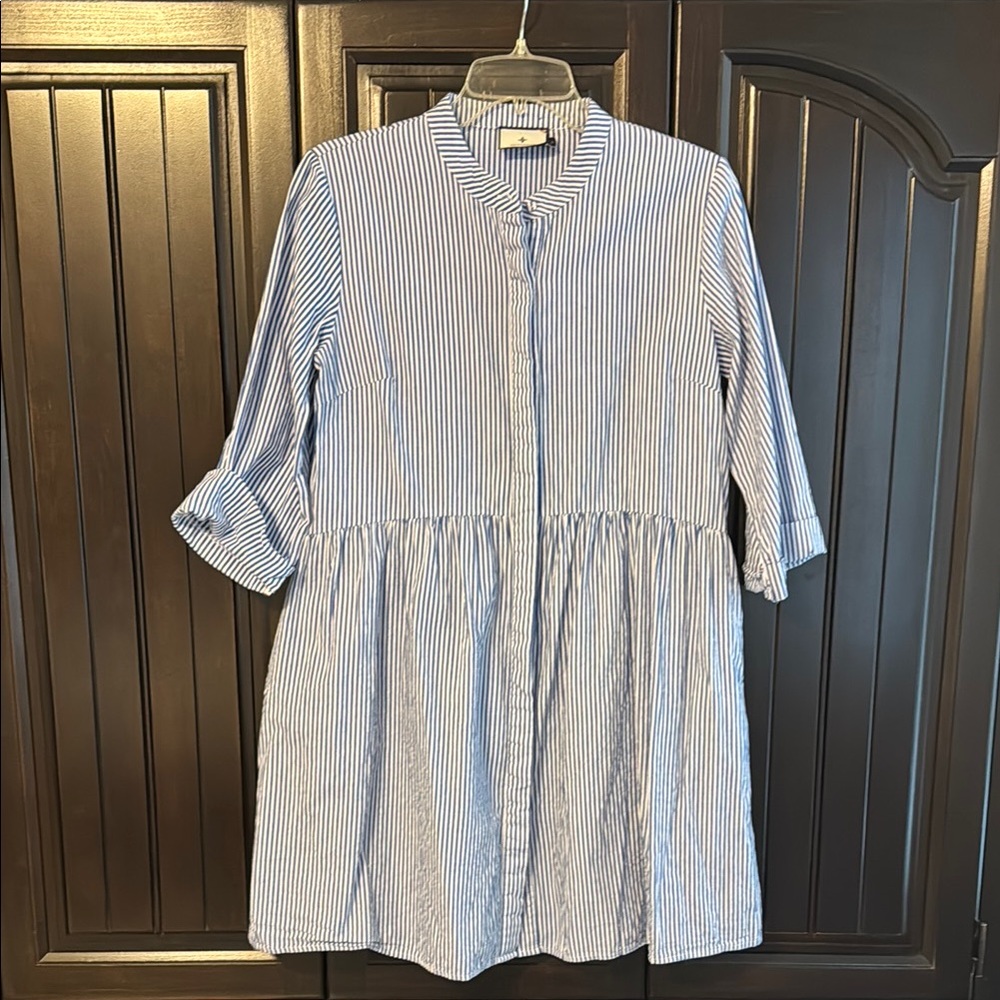 Tnuck shirt dress. EUC